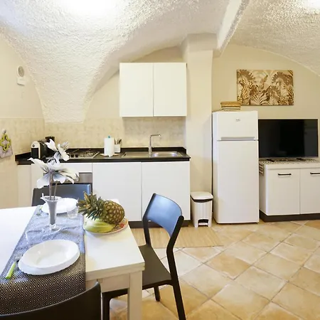 1 Bedroom In * Costarainera