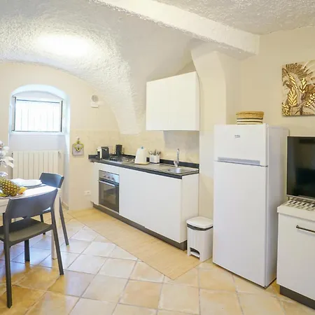 Apartment 1 Bedroom In Costarainera