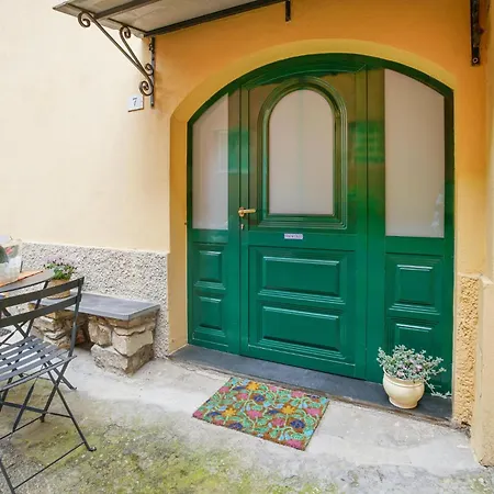 Apartment 1 Bedroom In